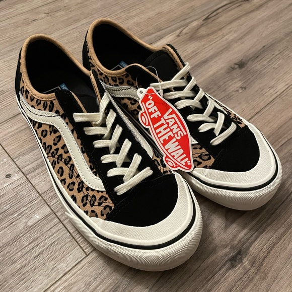 Vans off the wall leopard print Womens 7.5 / Mens 6. NWTs never worn. - Picture 1 of 8